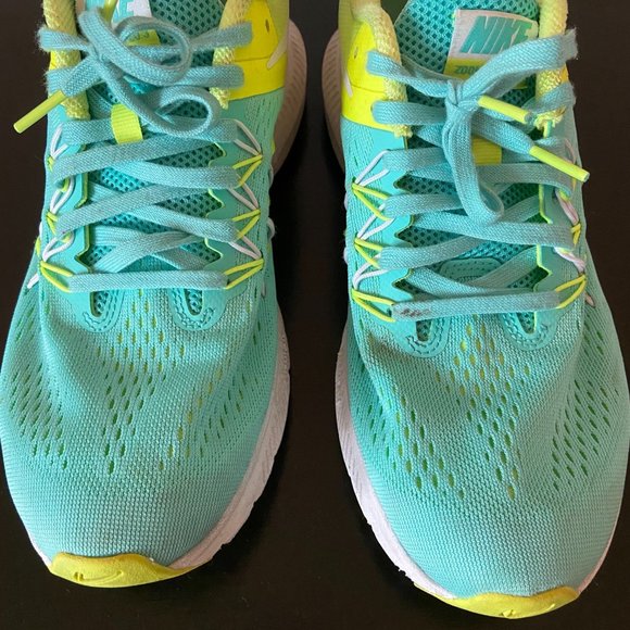 Nike Training Sneaker - Picture 2 of 4